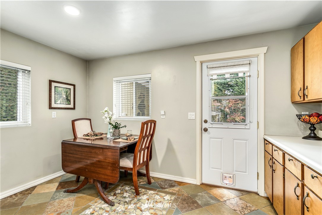 2214 Northeast 9th Place Renton, WA 98056 - Photo 11 of 28