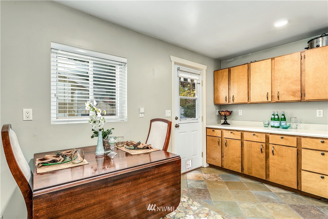 2214 Northeast 9th Place Renton, WA 98056 - Photo 12 of 28