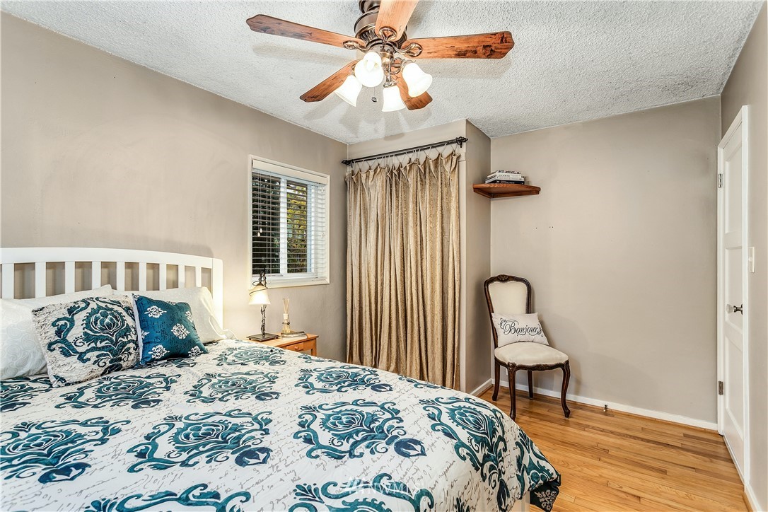 2214 Northeast 9th Place Renton, WA 98056 - Photo 15 of 28