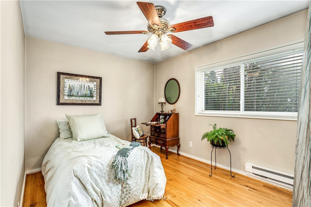 2214 Northeast 9th Place Renton, WA 98056 - Photo 17 of 28