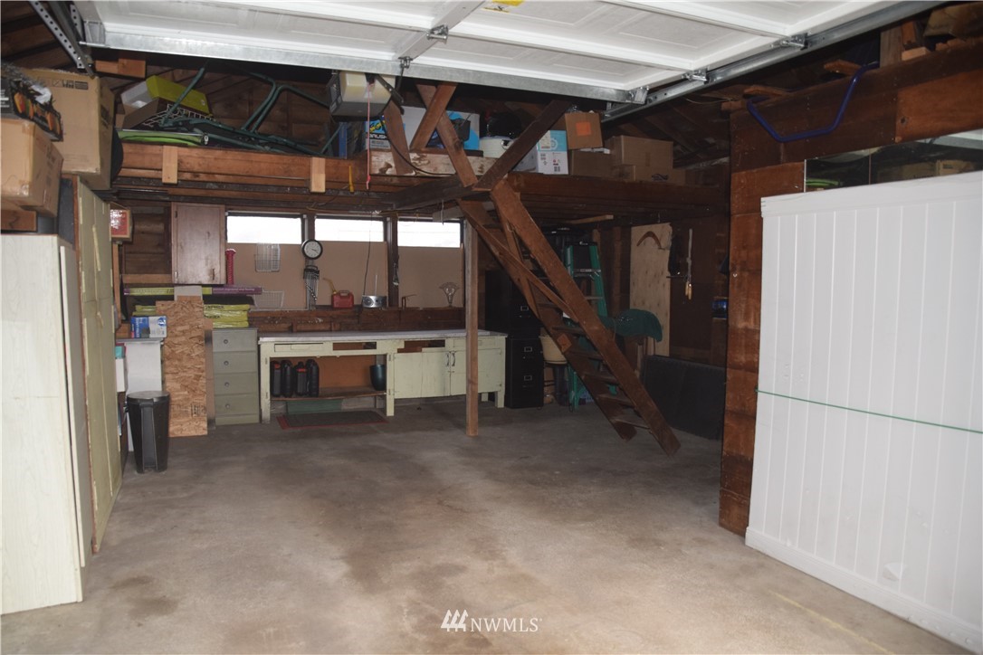 2214 Northeast 9th Place Renton, WA 98056 - Photo 23 of 28