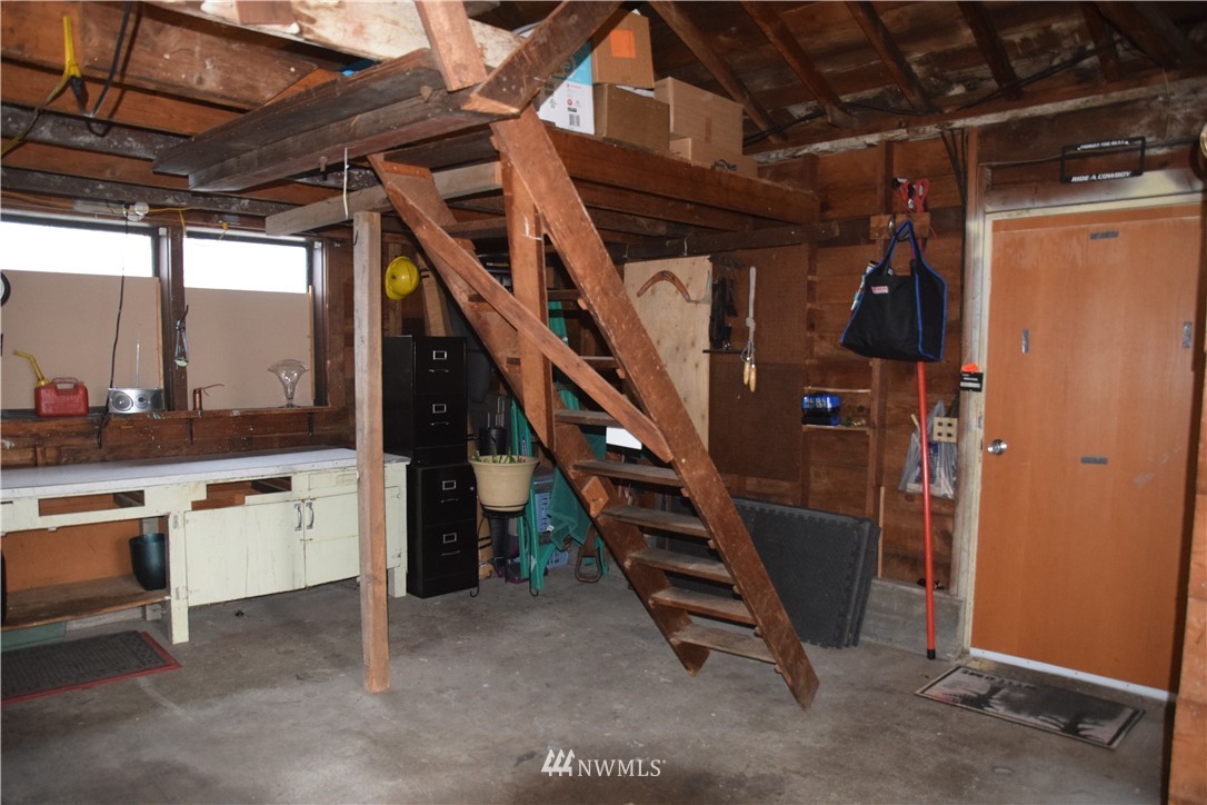 2214 Northeast 9th Place Renton, WA 98056 - Photo 24 of 28