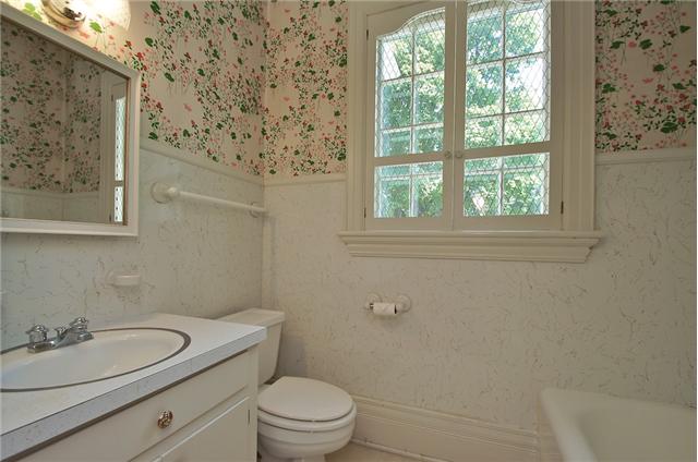 311 North Garner Street Springfield, TN 37172 - Photo 17 of 20 Upstairs full bath
