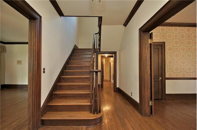 311 North Garner Street Springfield, TN 37172 - Photo 7 of 20 Majestic staircase to 2nd floor with curving banisters.