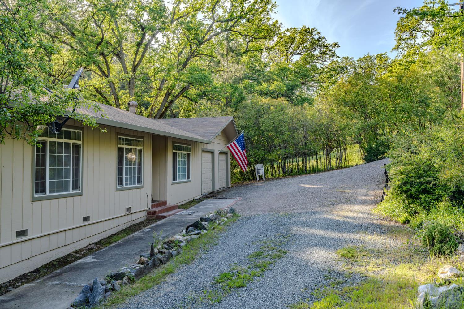 8792 Hidden Valley Road Mountain Ranch, CA 95246 - Photo 5 of 59