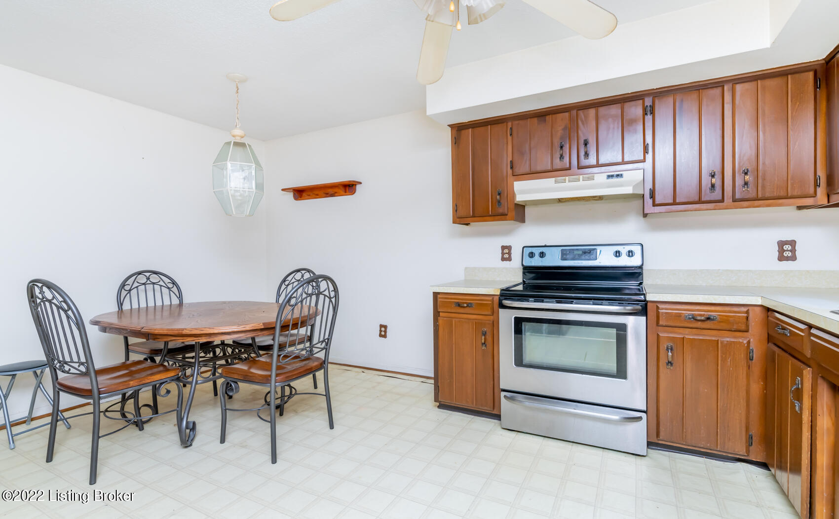 112 Johns Road East Radcliff, KY 40160 - Photo 10 of 33 112 Johns Rd E (14)