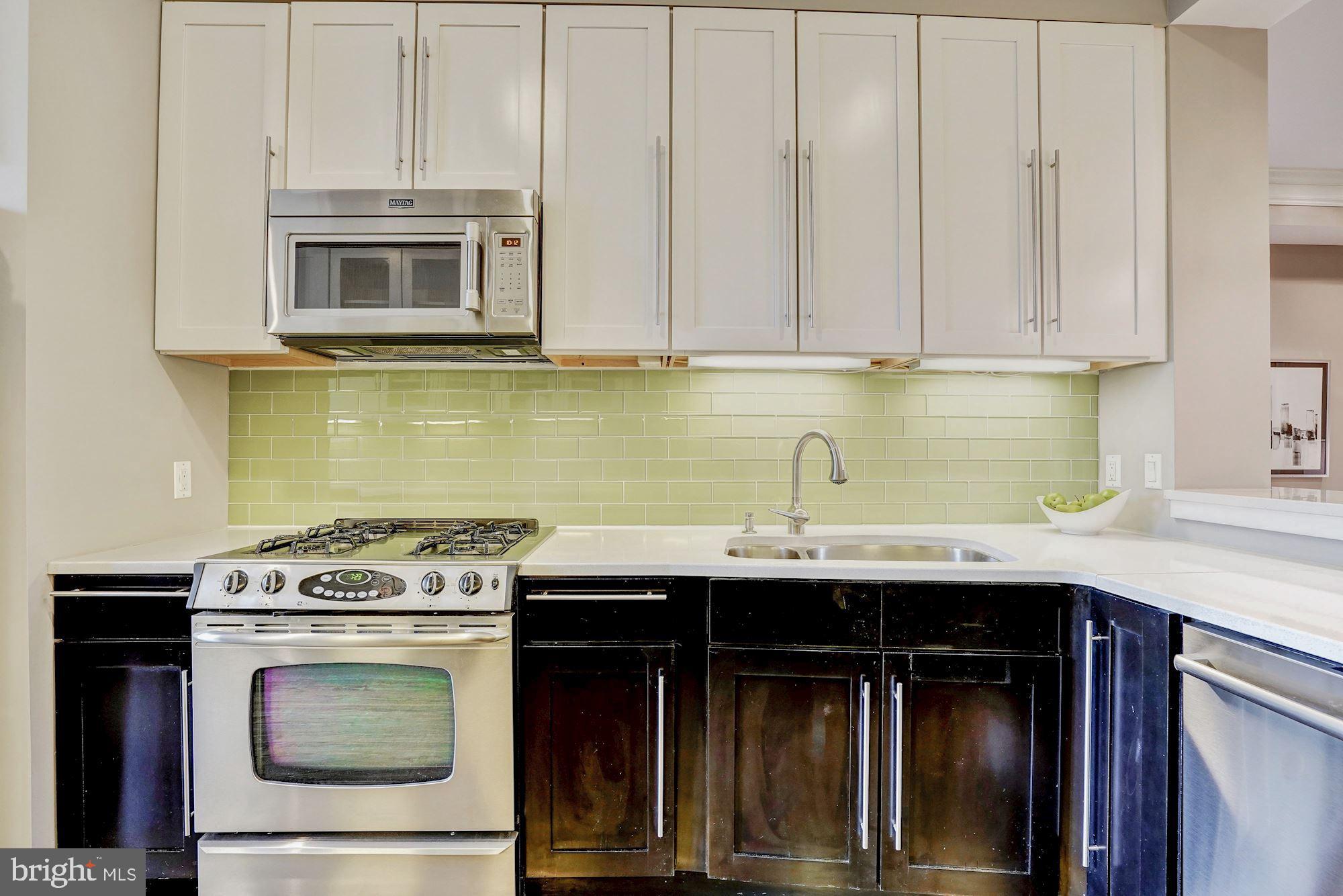 1333 East Capitol Street Southeast Washington, DC 20003 - Photo 16 of 43 Lovely open kitchen