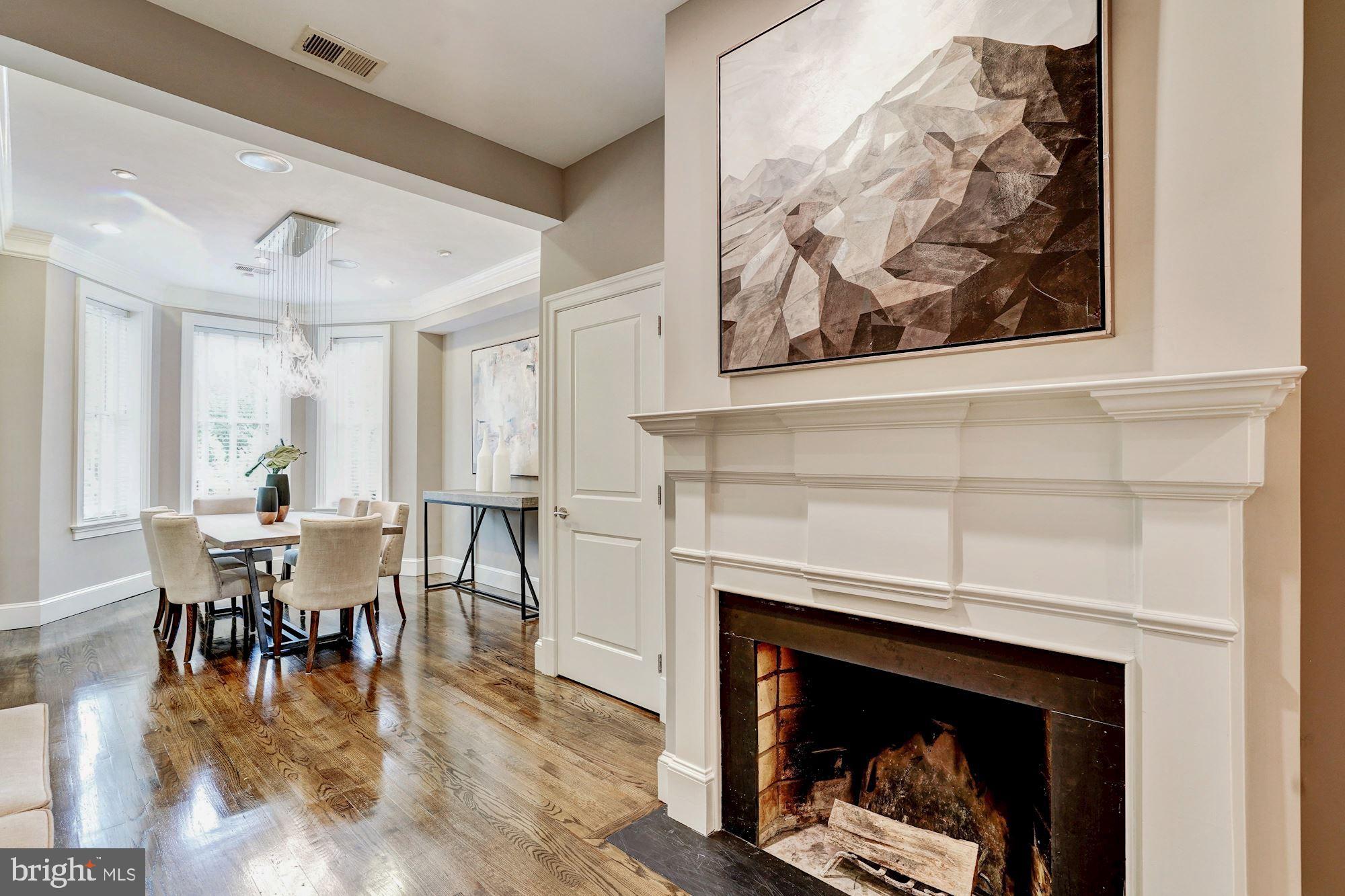 1333 East Capitol Street Southeast Washington, DC 20003 - Photo 8 of 43 Fireplace perfect as a seating/reading nook