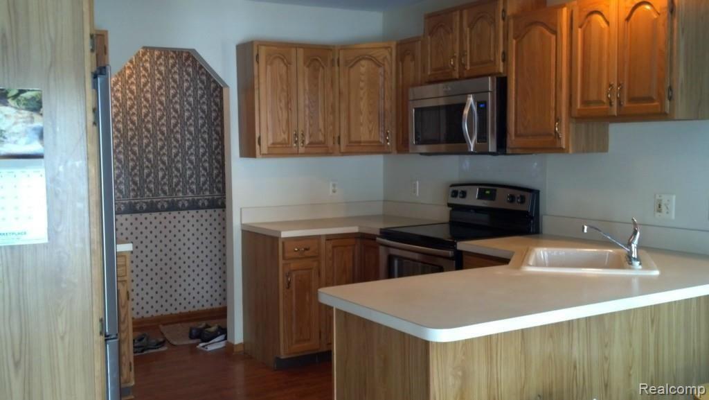 16027 Murray kitchen 1.jpg