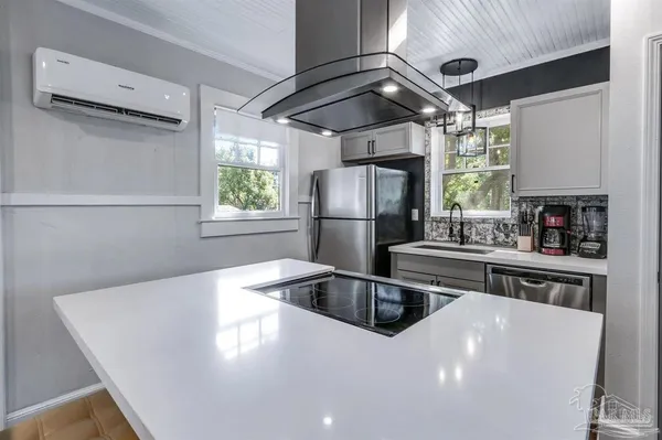 $895,000 | 107 North D Street, Pensacola, FL 32502