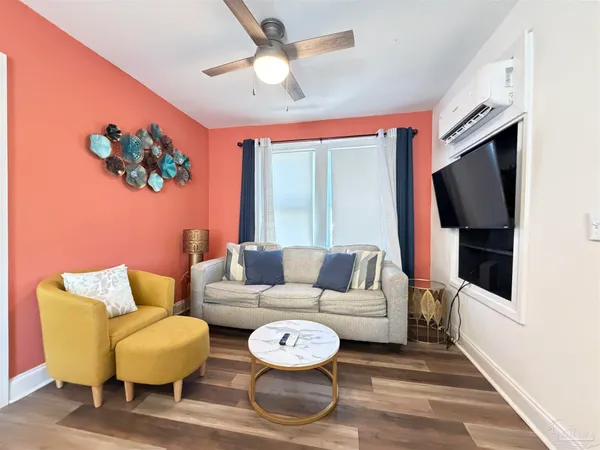 $895,000 | 107 North D Street, Pensacola, FL 32502
