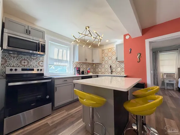 $895,000 | 107 North D Street, Pensacola, FL 32502