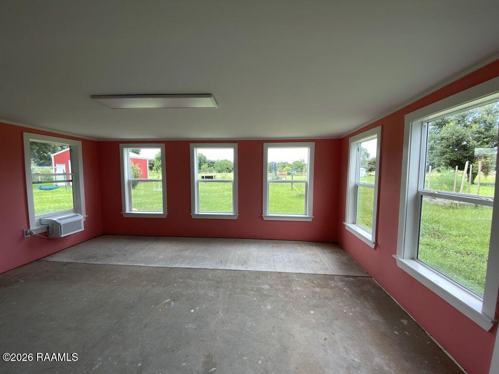 17605 Dalton Road Kaplan, LA 70548 - Photo 19 of 27 19 Sunroom