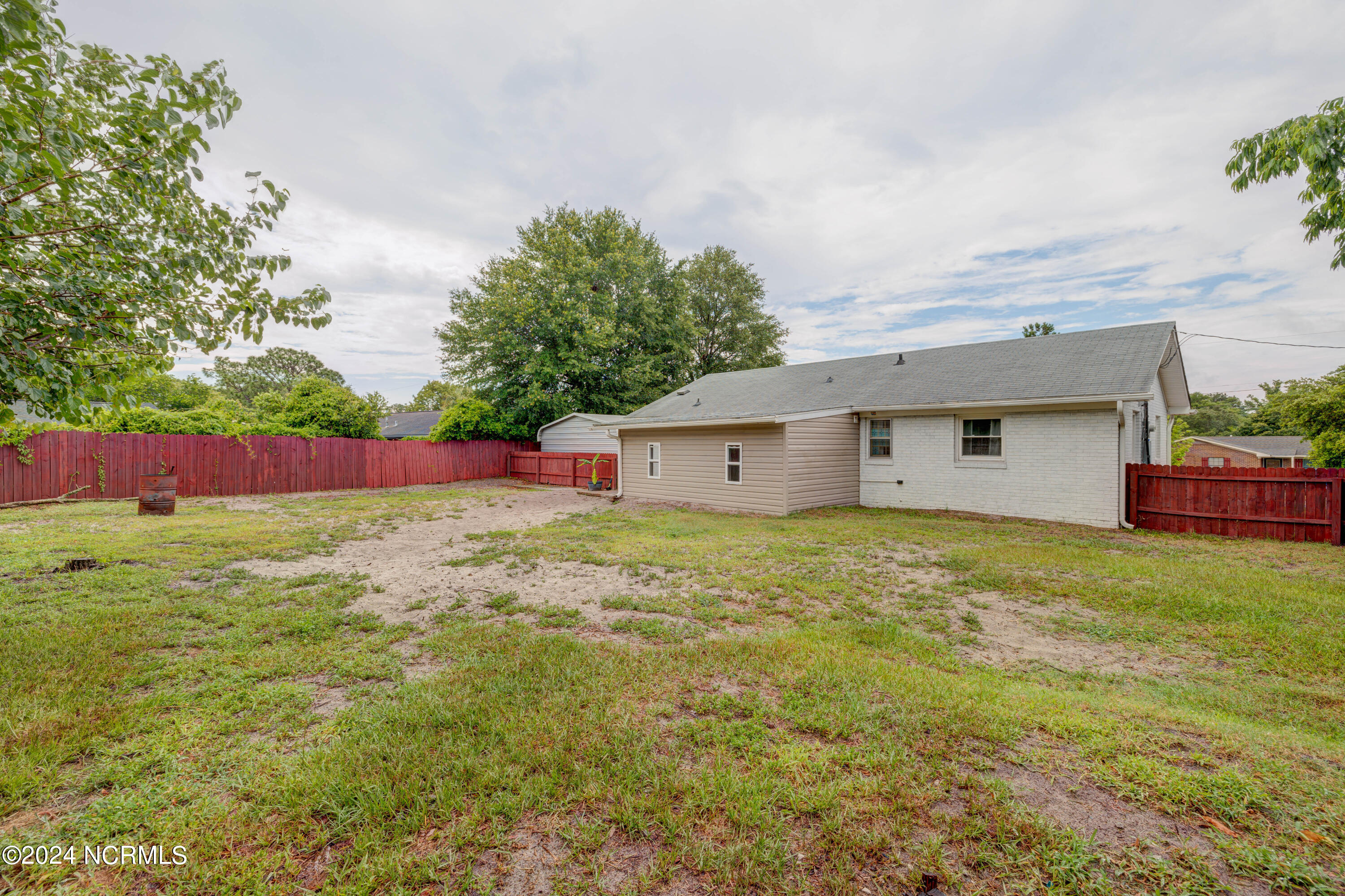 330 Burbank Road Wilmington, NC 28412 - Photo 8 of 37 330BurbanEdit-10