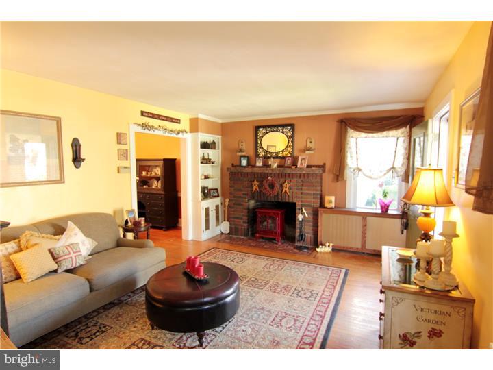 515 Oxford Road Havertown, PA 19083 - Photo 3 of 23 Gallery Image 3