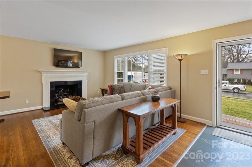 4101 Sulkirk Road Charlotte, NC 28210 - Photo 4 of 34 Gallery Image 4
