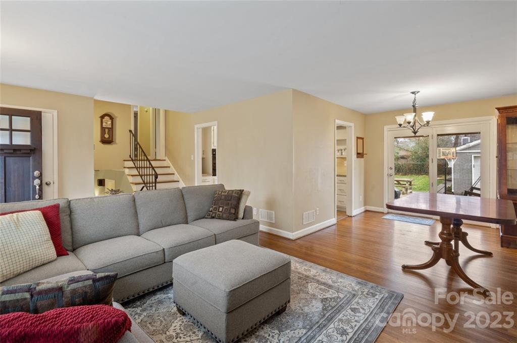 4101 Sulkirk Road Charlotte, NC 28210 - Photo 6 of 34 Gallery Image 6
