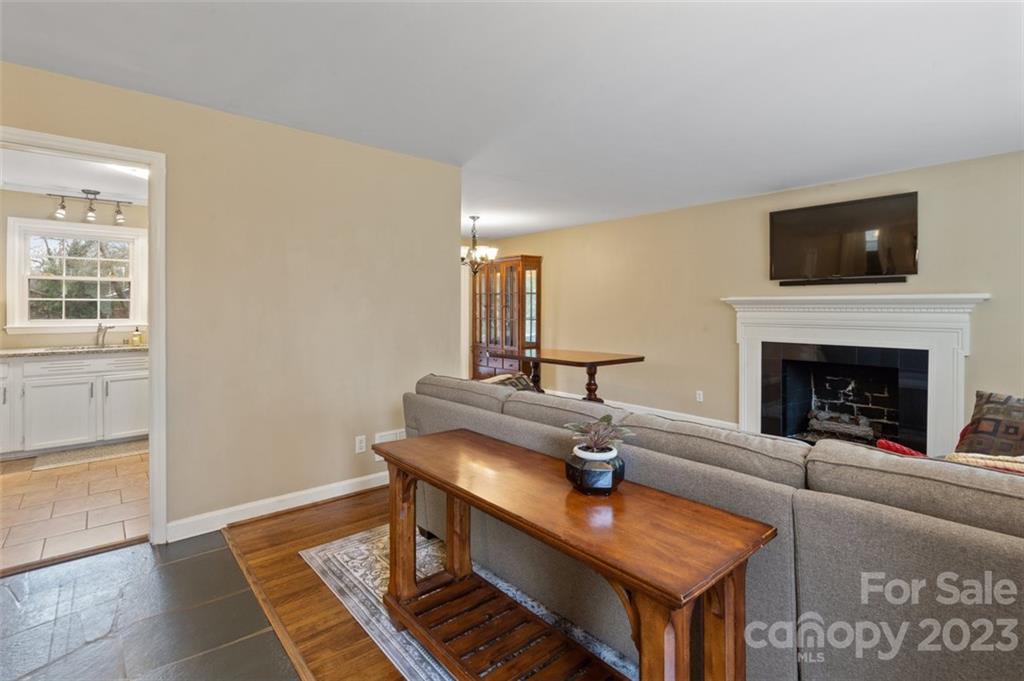 4101 Sulkirk Road Charlotte, NC 28210 - Photo 8 of 34 Gallery Image 8