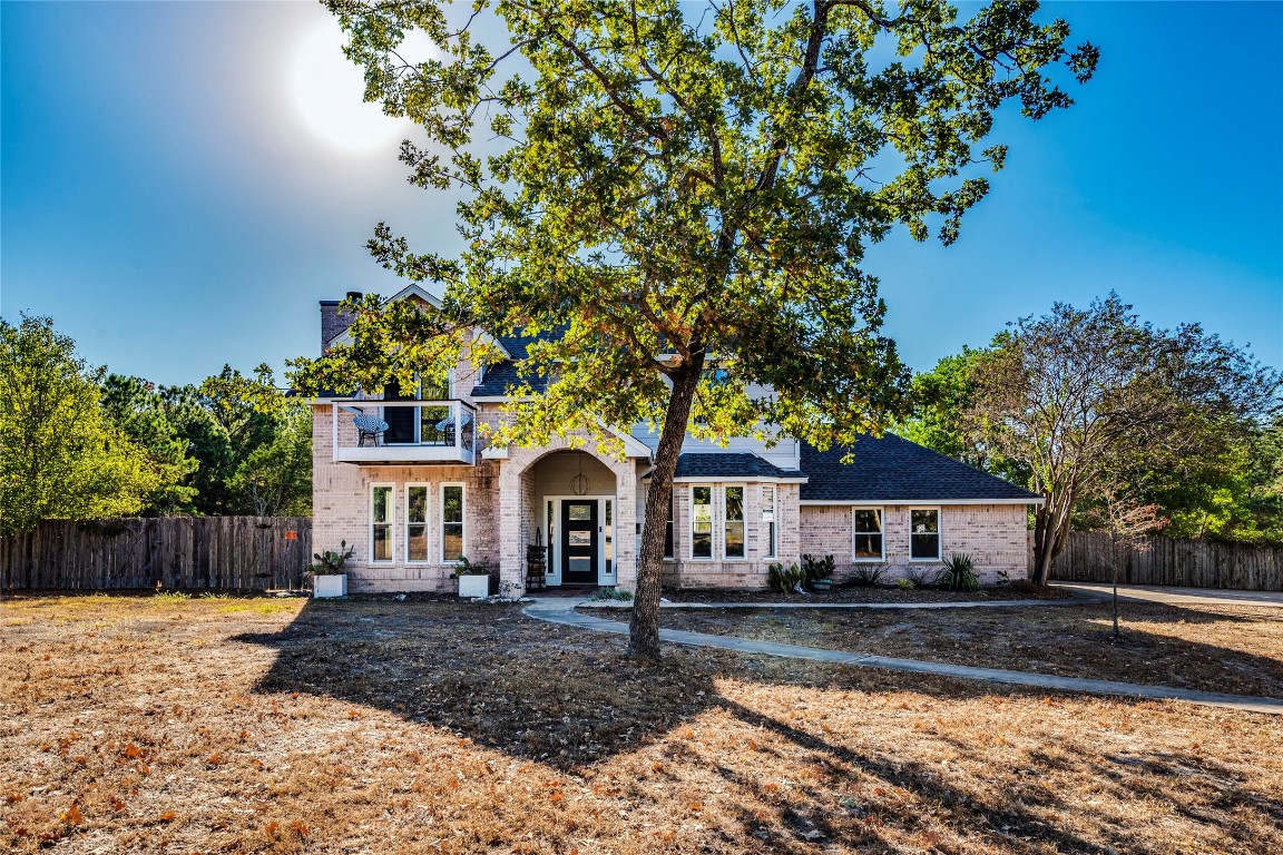 171 Pin Oak Crossing Elgin, TX 78621 - Photo 2 of 32