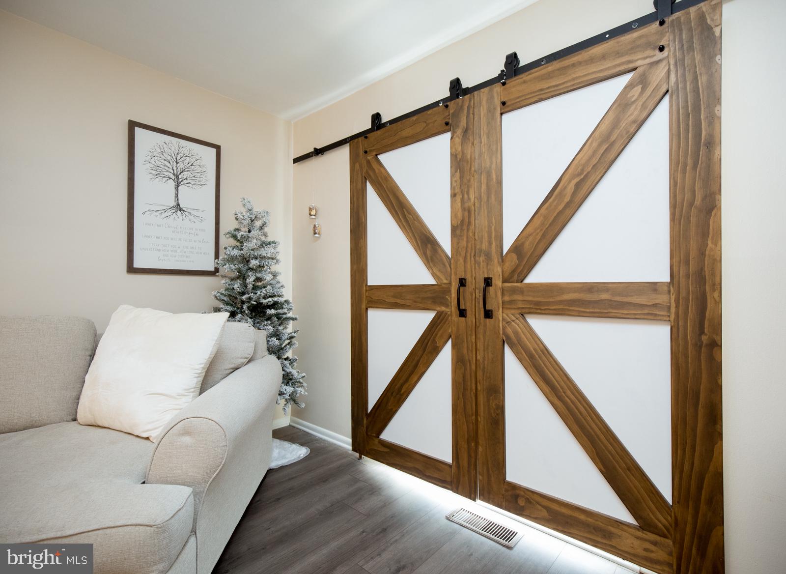 3236 Kilburn Road Philadelphia, PA 19114 - Photo 3 of 40 Gallery Image 3