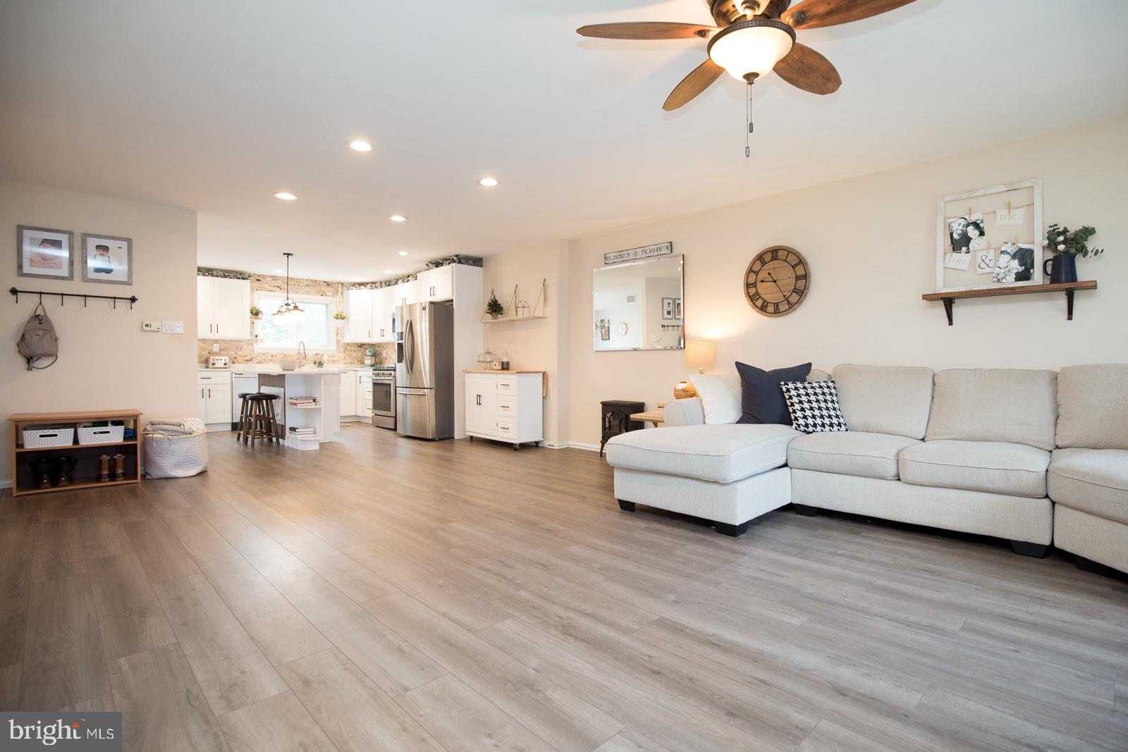 3236 Kilburn Road Philadelphia, PA 19114 - Photo 4 of 40 Gallery Image 4