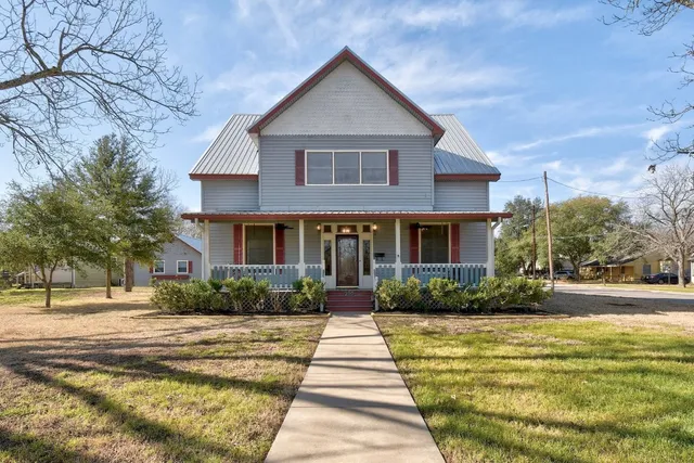 $2,750 | 205 South Rio Grande Street, Lockhart, TX 78644