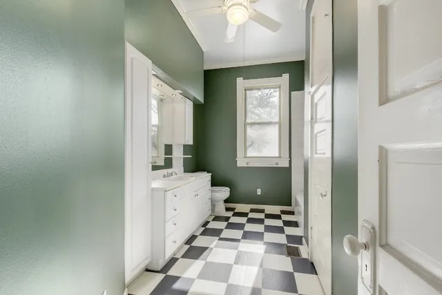 $2,750 | 205 South Rio Grande Street, Lockhart, TX 78644