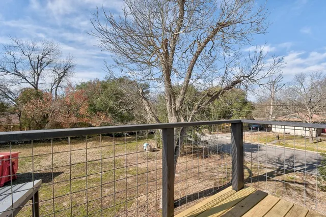 $2,750 | 205 South Rio Grande Street, Lockhart, TX 78644