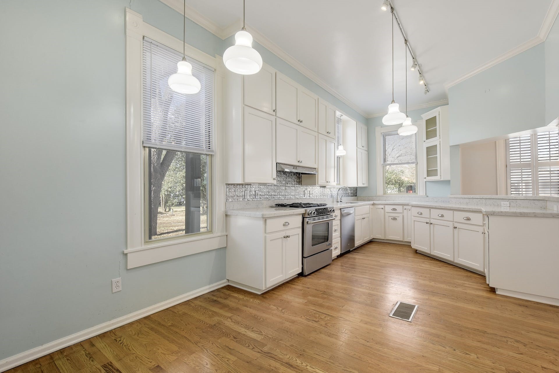 205 South Rio Grande Street Lockhart, TX 78644 - Photo 8 of 30