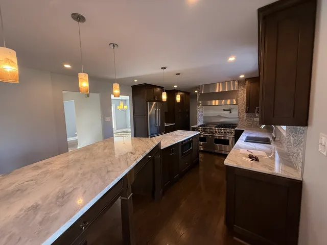 $5,300 | 551 83rd Street, Burr Ridge, IL 60527