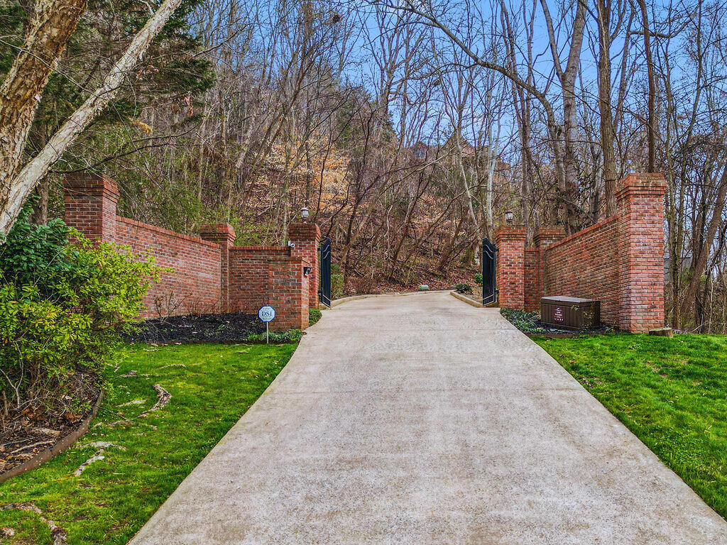 9954 Frost Ridge Drive Ooltewah, TN 37363 - Photo 3 of 102 9f3ee3d3-4f53-4e6b-b8c6-528a3f402c83