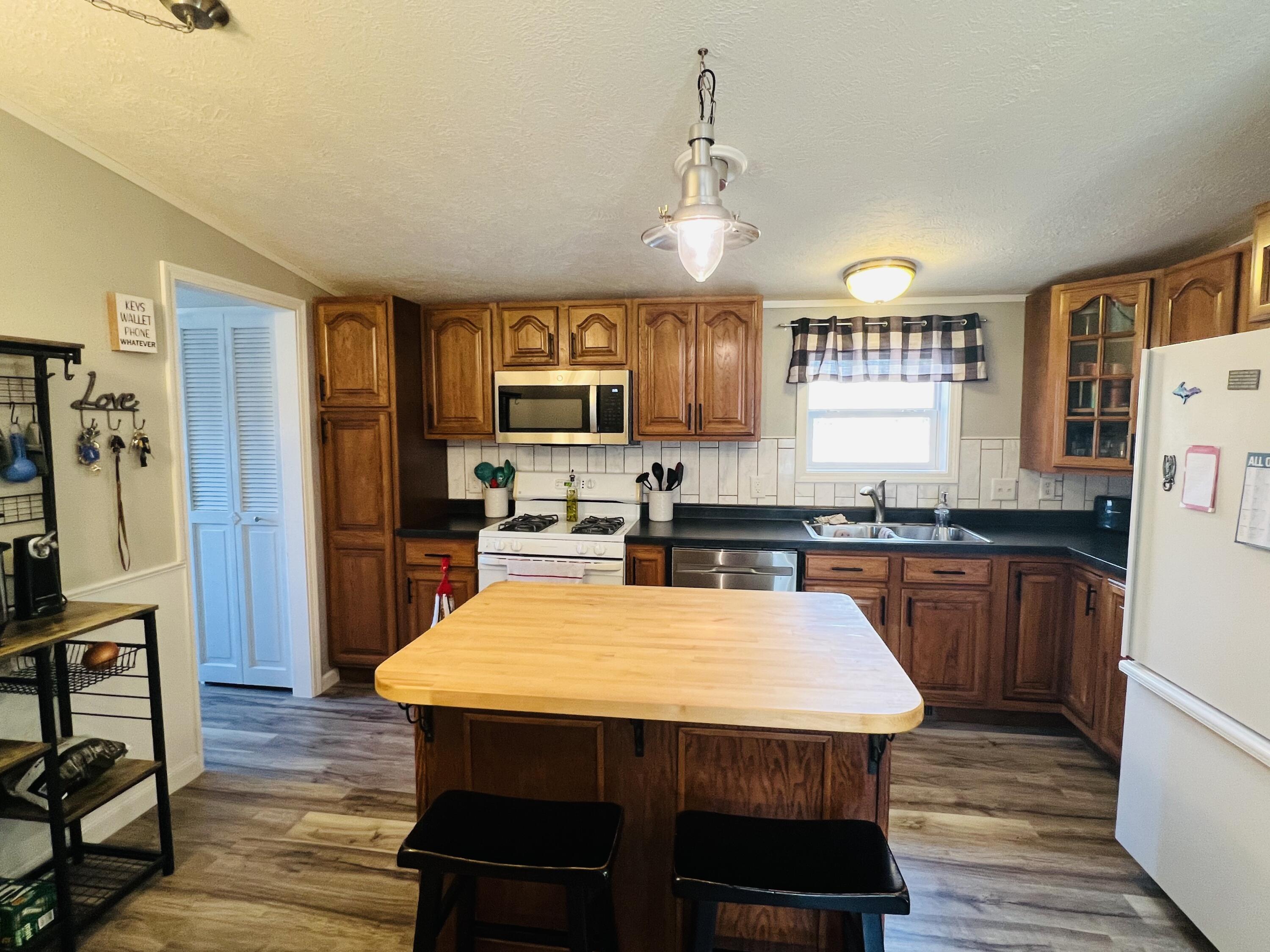 18700 Stonehouse Road Hersey, MI 49639 - Photo 8 of 22 IMG_6568