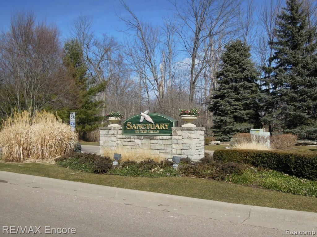 3822 Windingbrook Circle, Unit 8 Rochester Hills, MI 48309 - Photo 3 of 64