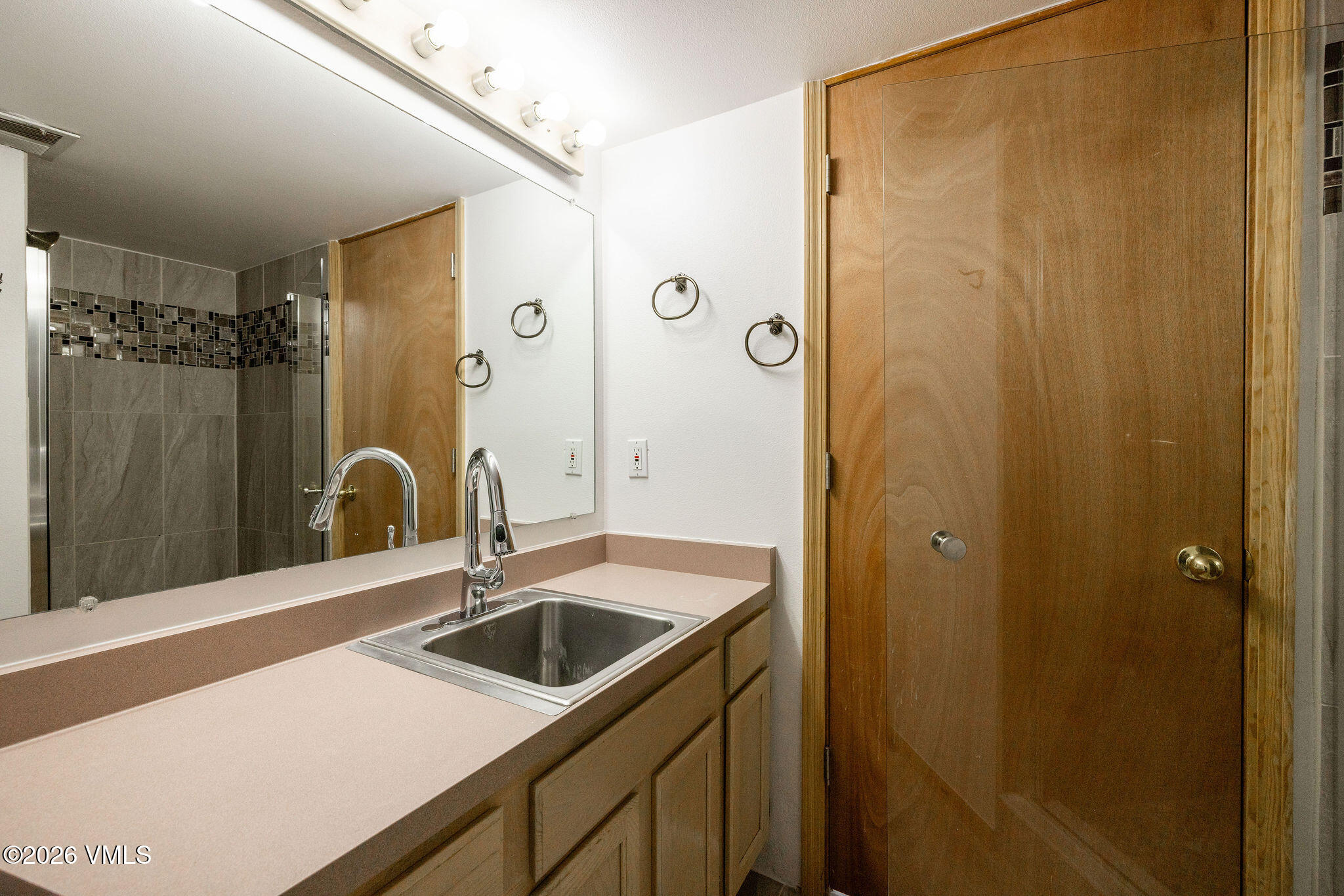 274 Beard Creek Road, Unit H4 Edwards, CO 81632 - Photo 35 of 41 2605_morningstar_th_4H_interior_bath03