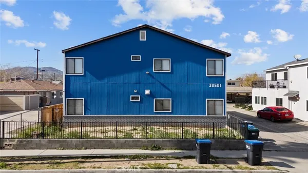 $1,750 | 38501 Larkin Avenue, Unit 4, Palmdale, CA 93550