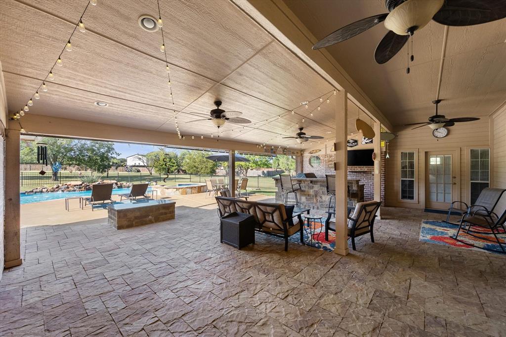 3600 Doris Walker Trail Burleson, TX 76028 - Photo 30 of 40 a view of a big room with gym equipment