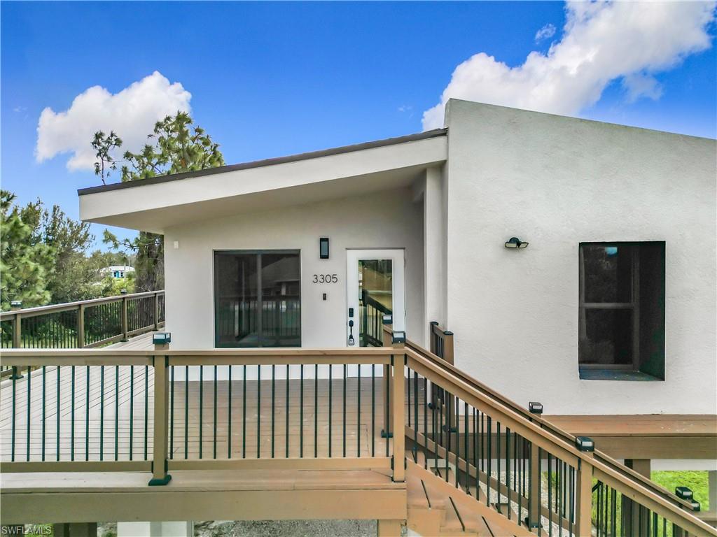 3710 10th Street Southwest Lehigh Acres, FL 33976 - Photo 3 of 30 a view of a balcony