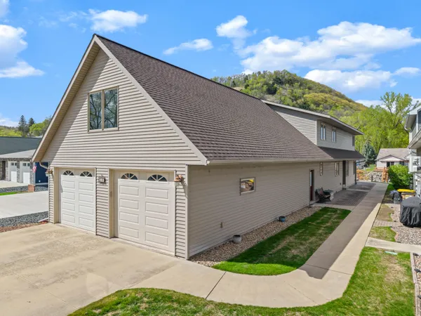 $789,900 | 300 South Marina Drive, Brownsville, MN 55919
