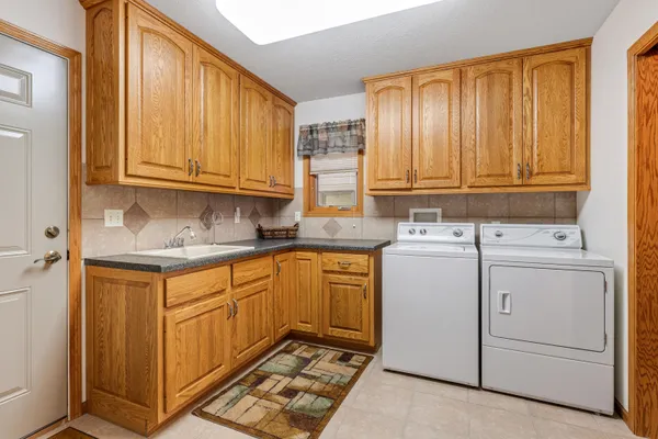 $789,900 | 300 South Marina Drive, Brownsville, MN 55919