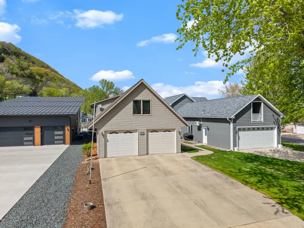 $789,900 | 300 South Marina Drive, Brownsville, MN 55919