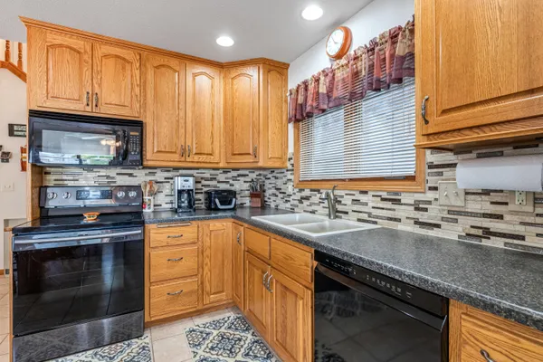 $789,900 | 300 South Marina Drive, Brownsville, MN 55919