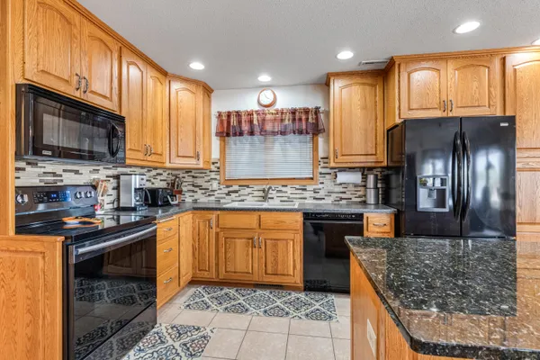 $789,900 | 300 South Marina Drive, Brownsville, MN 55919