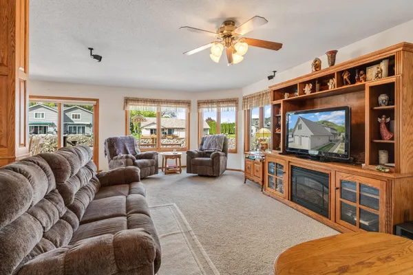 $789,900 | 300 South Marina Drive, Brownsville, MN 55919