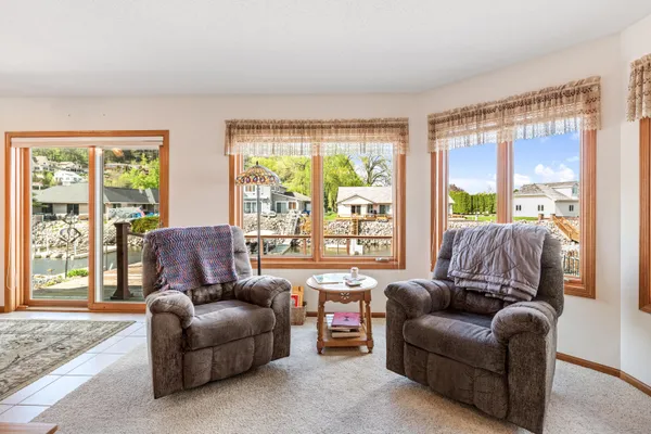 $789,900 | 300 South Marina Drive, Brownsville, MN 55919
