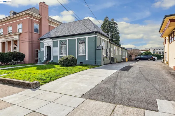 $1,550,000 | 2242 Santa Clara Avenue, Alameda, CA 94501