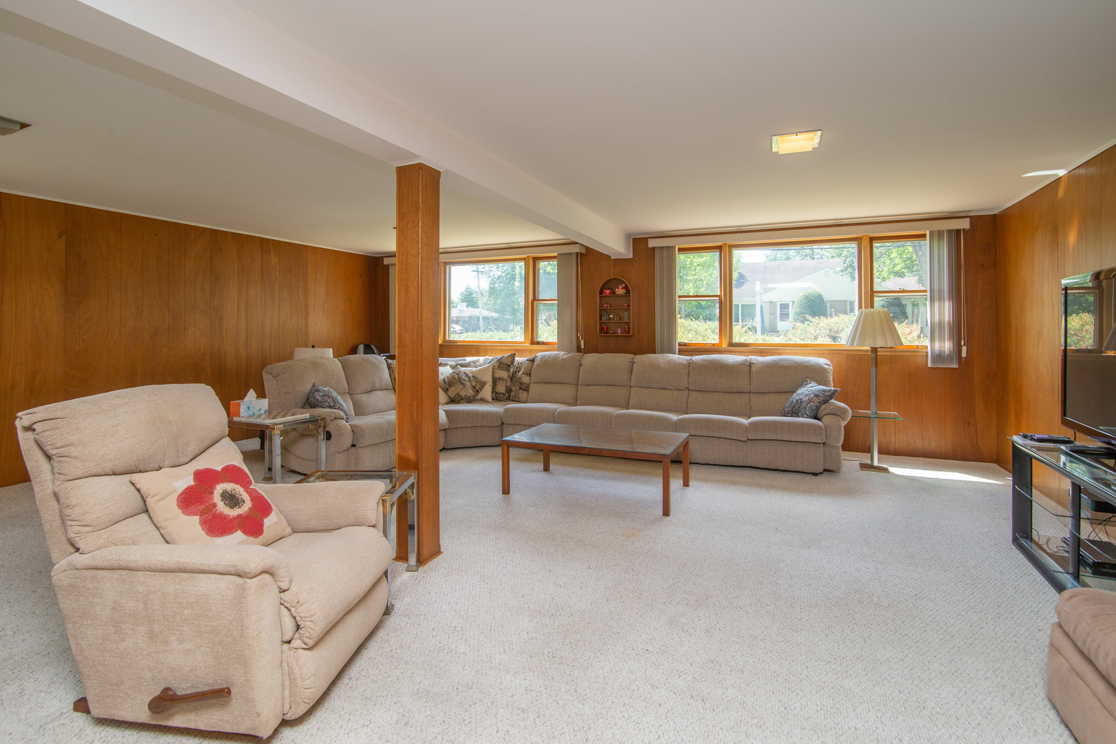 16 South Mt Prospect Road Mount Prospect, IL 60056 - Photo 10 of 35