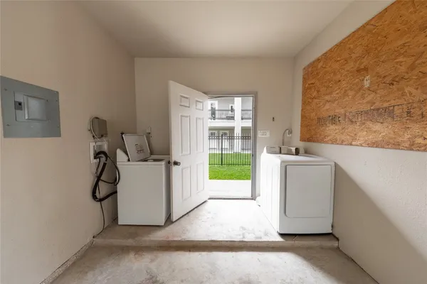 $2,100 | 1229 West 21st Street, Houston, TX 77008