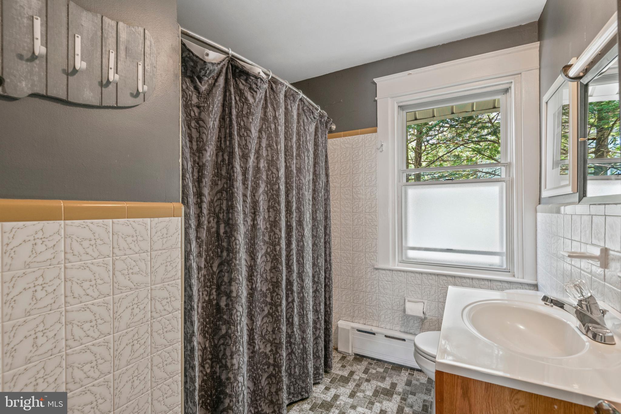 120 St Pauls Road Ardmore, PA 19003 - Photo 29 of 42 2nd Floor Bathroom