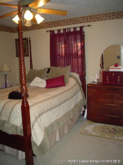 1825 Valley View Road New Albany, IN 47150 - Photo 8 of 9 Gallery Image 8