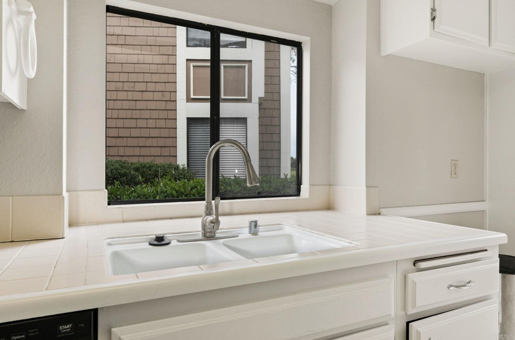 6989 Carnation Drive Carlsbad, CA 92011 - Photo 13 of 37